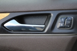 Used 2016  Lincoln MKC 4d SUV AWD Select at Warner Motors near East Orange, NJ