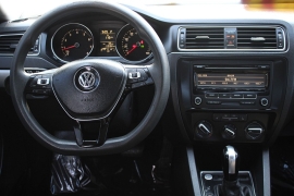 Used 2015  Volkswagen Jetta 4d Sedan SE Auto at Warner Motors near East Orange&comma; NJ