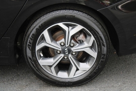 Used 2019  Kia Forte 4d Sedan LXS at Warner Motors near East Orange&comma; NJ