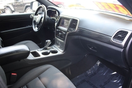 Used 2019  Jeep Grand Cherokee 4d SUV 4WD Laredo E at Warner Motors near East Orange&comma; NJ