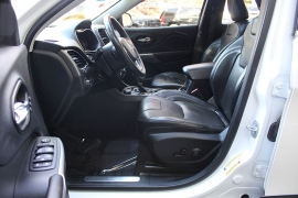Used 2019  Jeep Cherokee 4d SUV 4WD Limited 3&period;2L at Warner Motors near East Orange&comma; NJ