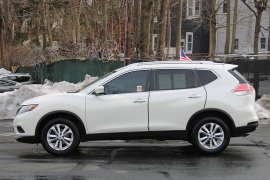 Used 2015  Nissan Rogue 4d SUV AWD SV at Warner Motors near East Orange&comma; NJ
