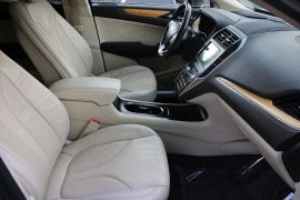 Used 2016  Lincoln MKC 4d SUV AWD Select at Warner Motors near East Orange, NJ