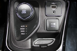 Used 2019  Jeep Compass 4d SUV 4WD Latitude at Warner Motors near East Orange&comma; NJ