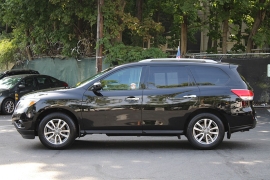 Used 2014  Nissan Pathfinder 4d SUV 4WD SV at Warner Motors near East Orange&comma; NJ