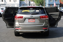 Used 2016  Kia Sorento 4d SUV AWD SX at Warner Motors near East Orange&comma; NJ