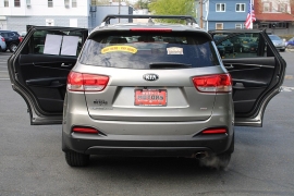 Used 2017  Kia Sorento 4d SUV FWD LX at Warner Motors near East Orange&comma; NJ