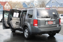 Used 2011  Honda Pilot 4d SUV 4WD EX-L at Warner Motors near East Orange&comma; NJ