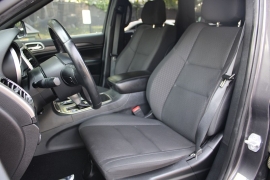 Used 2019  Jeep Grand Cherokee 4d SUV 4WD Laredo E at Warner Motors near East Orange&comma; NJ