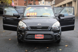 Used 2012  Kia Soul 4d Hatchback Base Auto at Warner Motors near East Orange, NJ