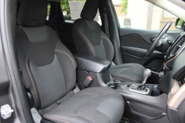 Used 2017  Jeep Cherokee 4d SUV 4WD Latitude V6 at Warner Motors near East Orange&comma; NJ