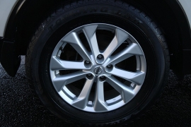 Used 2016  Nissan Rogue 4d SUV AWD SV at Warner Motors near East Orange&comma; NJ