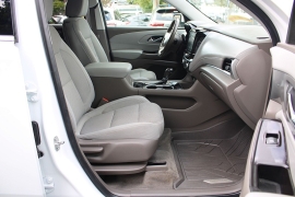 Used 2019  Chevrolet Traverse 4d SUV FWD LT Cloth w&sol;1LT at Warner Motors near East Orange&comma; NJ
