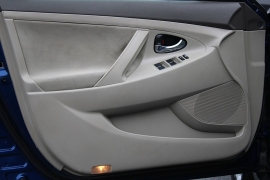 Used 2010  Toyota Camry 4d Sedan Auto at Warner Motors near East Orange&comma; NJ