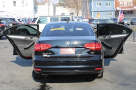 Used 2015  Volkswagen Jetta 4d Sedan SE Auto at Warner Motors near East Orange&comma; NJ