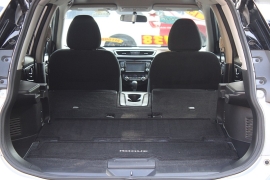 Used 2015  Nissan Rogue 4d SUV AWD SV at Warner Motors near East Orange&comma; NJ