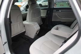 Used 2015  Hyundai Sonata 4d Sedan SE at Warner Motors near East Orange&comma; NJ