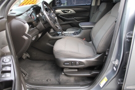 Used 2018  Chevrolet Traverse 4d SUV FWD LT Cloth w&sol;1LT at Warner Motors near East Orange&comma; NJ