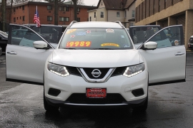 Used 2015  Nissan Rogue 4d SUV AWD SV at Warner Motors near East Orange&comma; NJ