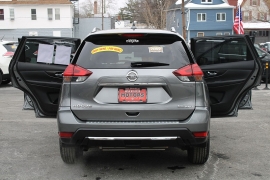 Used 2017  Nissan Rogue 4d SUV AWD SL &lpar;2017&period;5&rpar; at Warner Motors near East Orange&comma; NJ