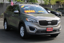 Used 2017  Kia Sorento 4d SUV FWD LX at Warner Motors near East Orange&comma; NJ