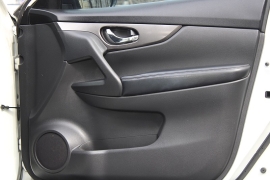 Used 2015  Nissan Rogue 4d SUV AWD SV at Warner Motors near East Orange&comma; NJ