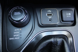 Used 2019  Jeep Cherokee 4d SUV 4WD Limited 3&period;2L at Warner Motors near East Orange&comma; NJ