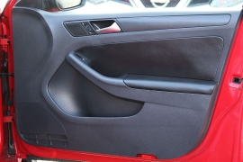 Used 2012  Volkswagen Jetta 4d Sedan SE Auto&sol;PZEV at Warner Motors near East Orange&comma; NJ