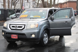 Used 2011  Honda Pilot 4d SUV 4WD EX-L at Warner Motors near East Orange&comma; NJ