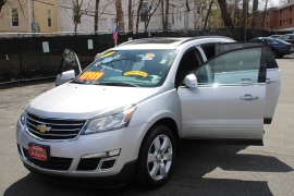 Used 2017 Chevrolet Traverse 4d SUV AWD LT w/1LT at Warner Motors near East Orange, NJ