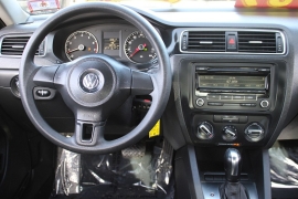 Used 2012  Volkswagen Jetta 4d Sedan SE Auto&sol;PZEV at Warner Motors near East Orange&comma; NJ