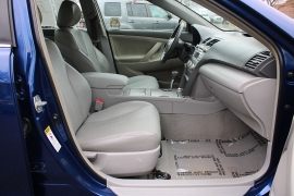 Used 2010  Toyota Camry 4d Sedan Auto at Warner Motors near East Orange&comma; NJ