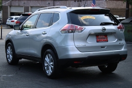 Used 2015  Nissan Rogue 4d SUV AWD SV at Warner Motors near East Orange&comma; NJ