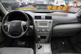 Used 2010  Toyota Camry 4d Sedan Auto at Warner Motors near East Orange&comma; NJ