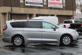 Used 2017  Chrysler Pacifica 4d Wagon Touring-L at Warner Motors near East Orange&comma; NJ