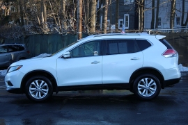 Used 2016  Nissan Rogue 4d SUV AWD SV at Warner Motors near East Orange&comma; NJ