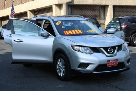 Used 2015  Nissan Rogue 4d SUV AWD SV at Warner Motors near East Orange&comma; NJ