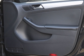 Used 2015  Volkswagen Jetta 4d Sedan SE Auto at Warner Motors near East Orange&comma; NJ