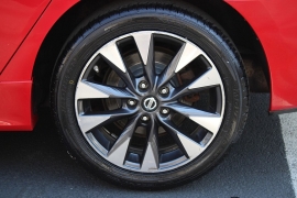 Used 2016  Nissan Sentra 4d Sedan SR at Warner Motors near East Orange&comma; NJ