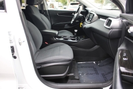 Used 2020  Kia Sorento 4d SUV FWD L at Warner Motors near East Orange&comma; NJ