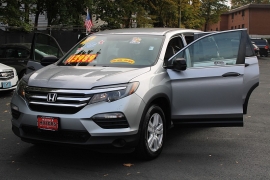 Used 2018  Honda Pilot 4d SUV AWD LX at Warner Motors near East Orange, NJ