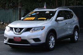 Used 2015  Nissan Rogue 4d SUV AWD SV at Warner Motors near East Orange&comma; NJ