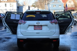Used 2016  Nissan Rogue 4d SUV AWD SV at Warner Motors near East Orange&comma; NJ