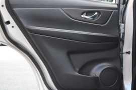Used 2015  Nissan Rogue 4d SUV AWD SV at Warner Motors near East Orange&comma; NJ