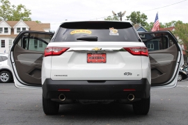 Used 2019  Chevrolet Traverse 4d SUV FWD LT Cloth w&sol;1LT at Warner Motors near East Orange&comma; NJ
