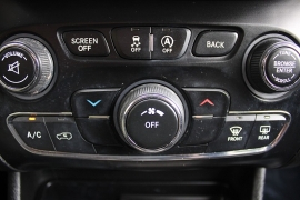 Used 2017  Jeep Cherokee 4d SUV 4WD Latitude V6 at Warner Motors near East Orange&comma; NJ