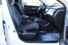 Used 2016  Nissan Rogue 4d SUV AWD SV at Warner Motors near East Orange&comma; NJ