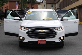 Used 2019  Chevrolet Traverse 4d SUV FWD LT Cloth w&sol;1LT at Warner Motors near East Orange&comma; NJ