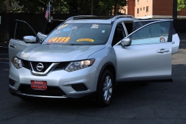 Used 2015  Nissan Rogue 4d SUV AWD SV at Warner Motors near East Orange&comma; NJ
