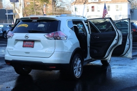 Used 2016  Nissan Rogue 4d SUV AWD SV at Warner Motors near East Orange&comma; NJ